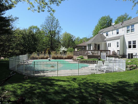 4th image of 126 Idlewood Dr