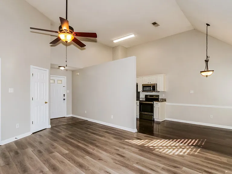 115 Winding Creek Dr — Photo 5