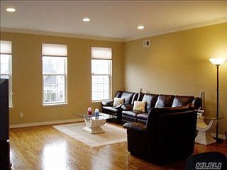 2nd image of 40 Chelsea Dr