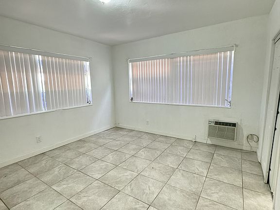2nd image of 1225 Normandy Dr #10726555