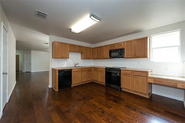 10851 Rankin Dr — Photo 4