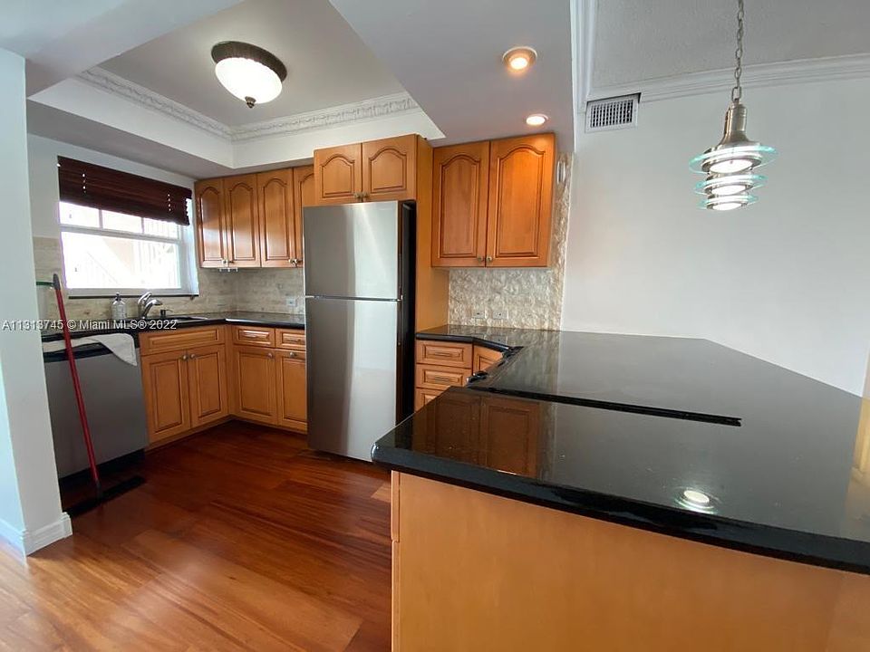 1st image of 54 Isle Of Venice Dr APT 5