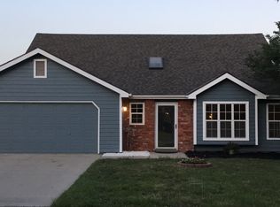 2718 Bluestem Dr, Lawrence, KS 66047