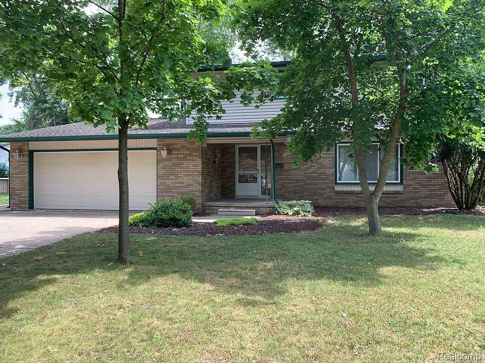 1st image of 2112 Burlington Dr