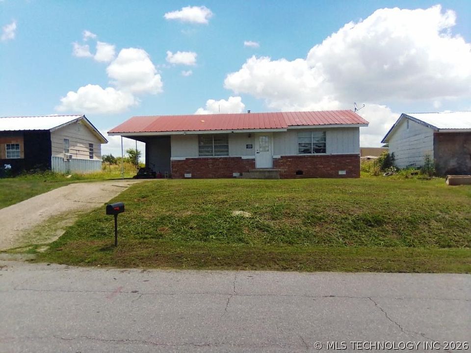 1st image of 305 NE 8th St