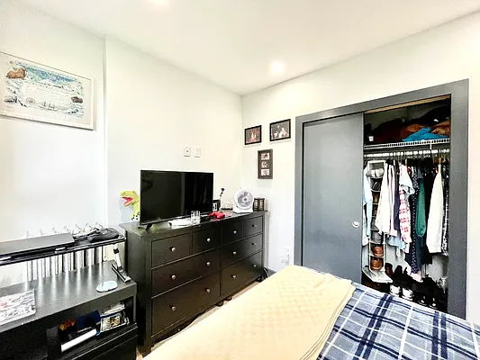 Rented by Pear NYC LLC | media 35