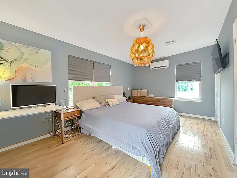 717 Brook St — Photo 10