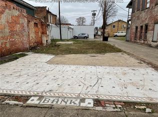 217 Walnut St, Ravenswood, WV 26164