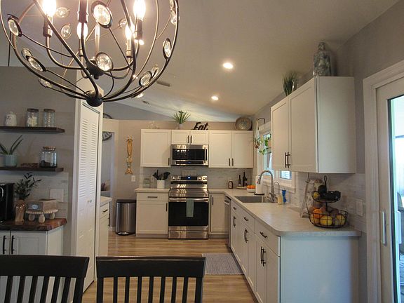 3rd image of 1522 SE Arenson Lane