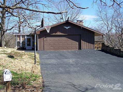 Oversized 2 car Garage