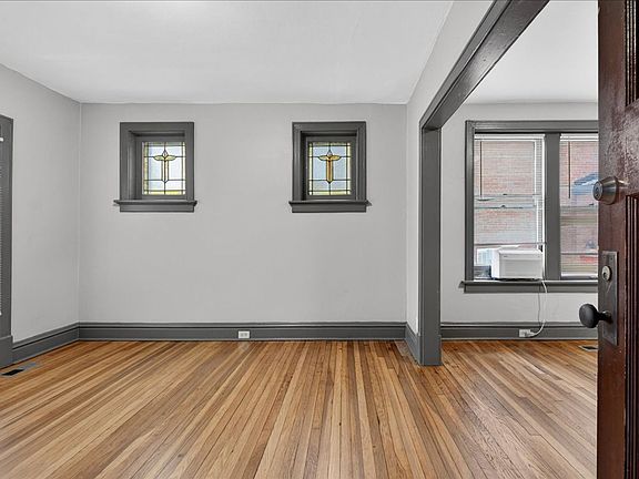3rd image of 4928 Mardel Ave APT 1E