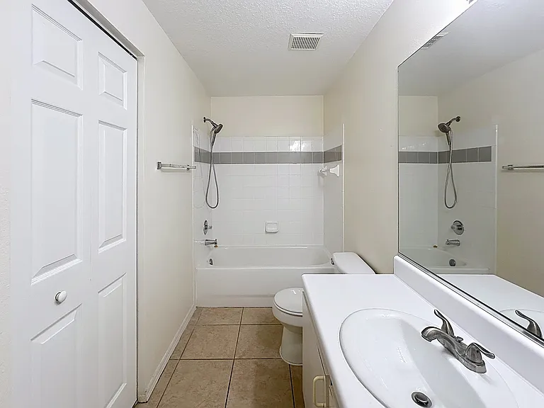 5608 Pinnacle Heights Cir #202 — Photo 16