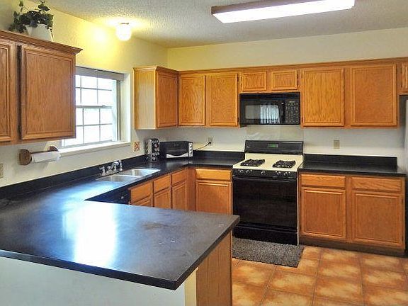 5th image of 9314 Fishers Hill Dr