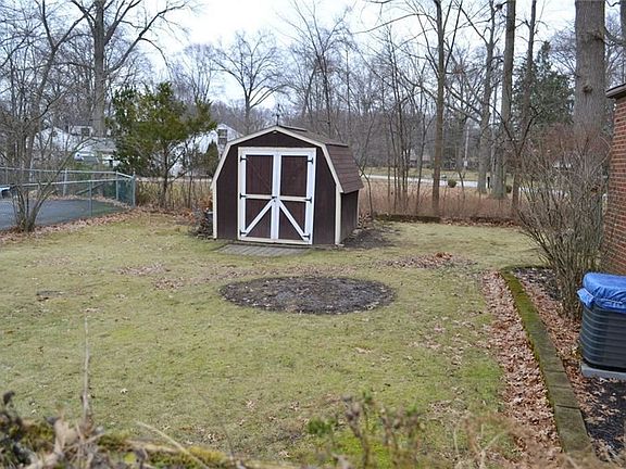 5th image of 26264 Hilliard Blvd