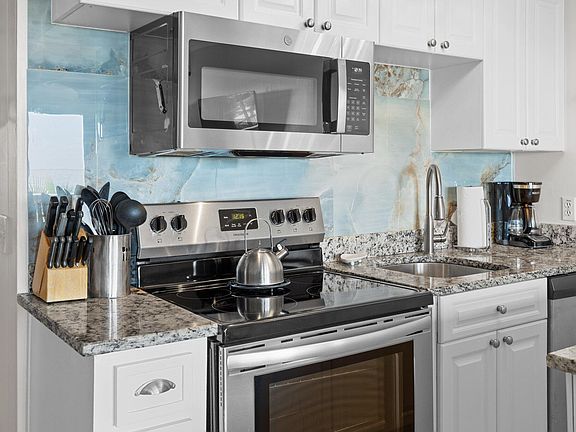 3rd image of 1300 Ocean Blvd #321