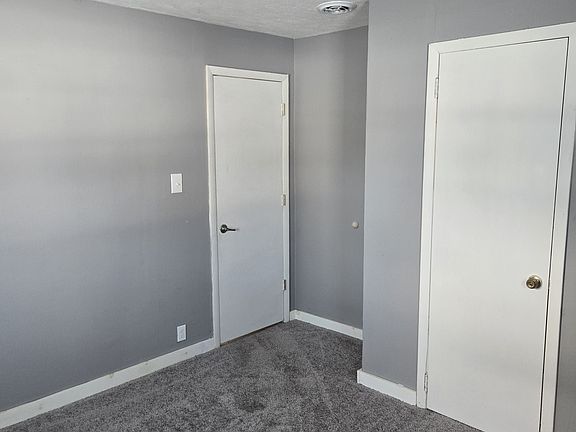 5th image of 315 Clinton Ave
