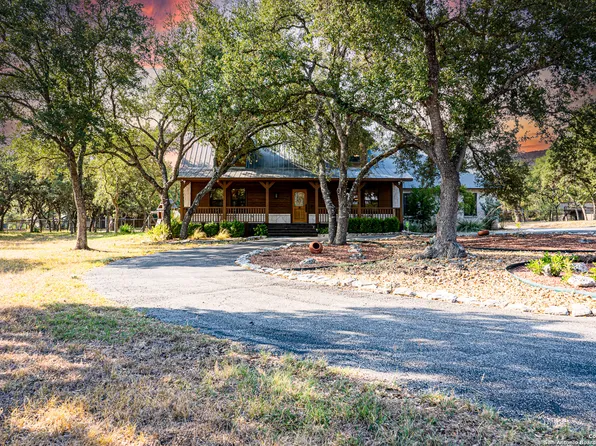 8526 DIETZ ELKHORN RD, Boerne, TX 78015