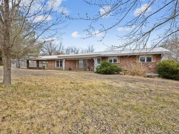 1634 Berry Dairy Rd, De Soto, MO 63020