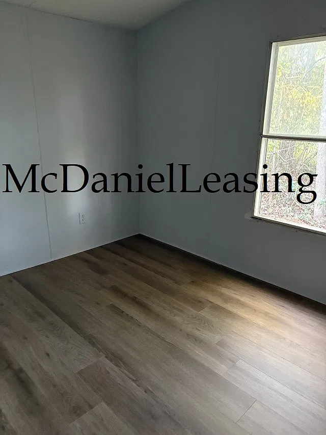 3 bed, $1,200 — Photo 3