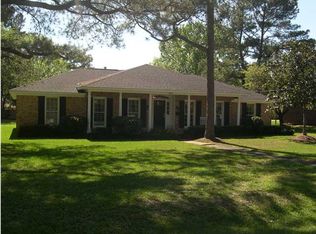 2604 E Nottingham Dr, Mobile, AL 36605