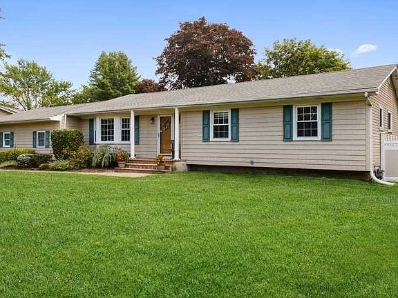 5th image of 20 Wendy Ln