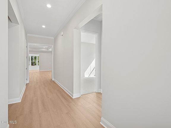 3rd image of 1562 St. Lucia Drive SW