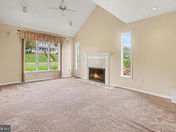 4th image of 2093 Fairway Ln
