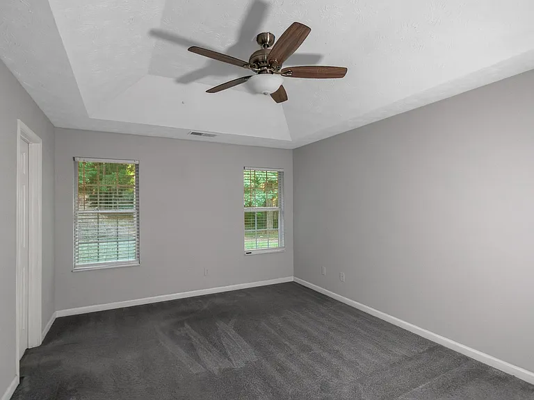 585 Mountainview Dr — Photo 12