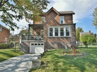 5252 Fieldcrest Dr, Pittsburgh, PA 15236