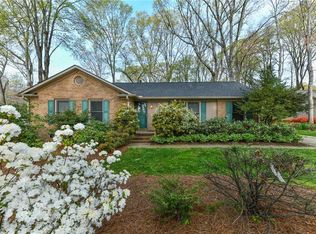 3 Three Meadows Ct, Greensboro, NC 27455