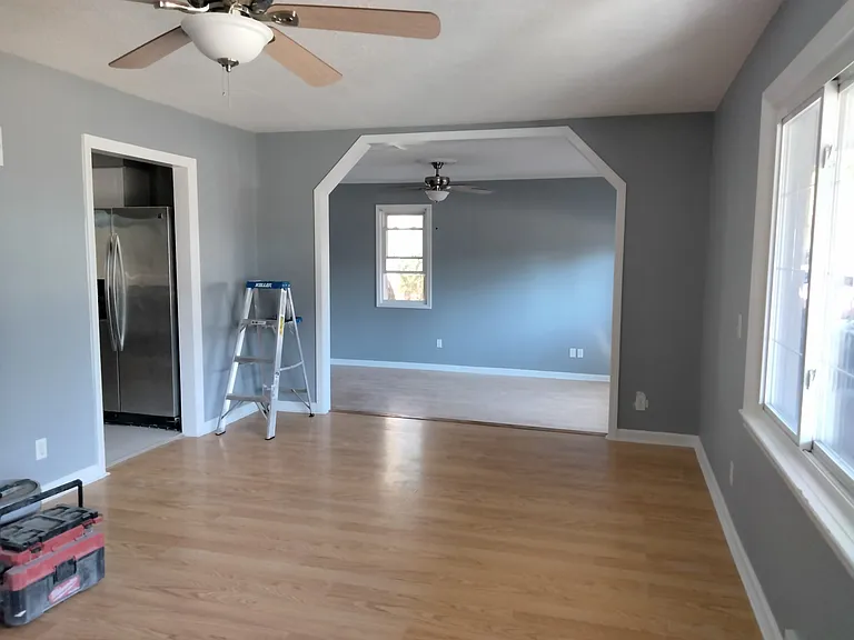 211 Ballenger Dr — Photo 3