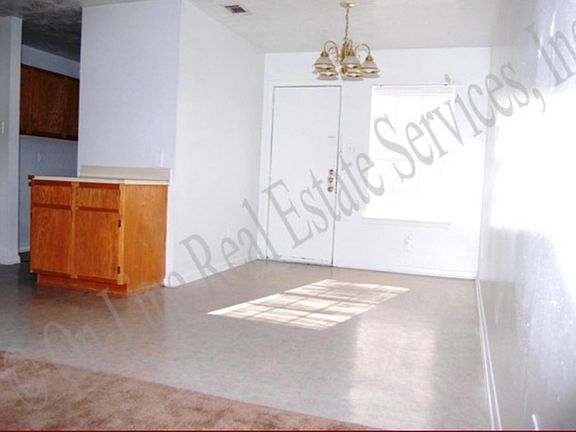 4th image of 1914 Briar Oaks Dr