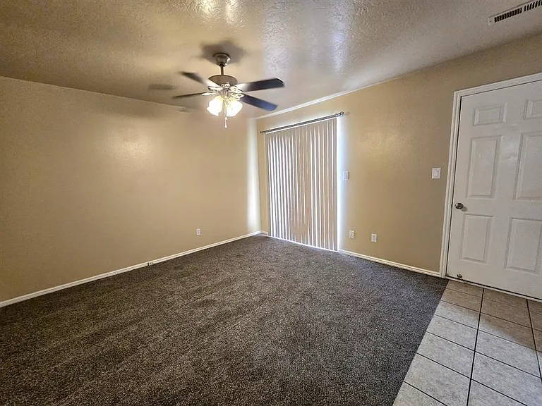 270 S Donlee Dr #10 — Photo 4