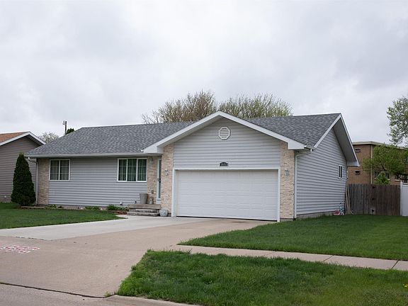 2nd image of 1601 F St