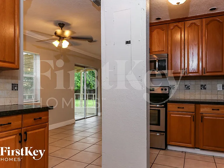 6231 NW 20th St — Photo 7