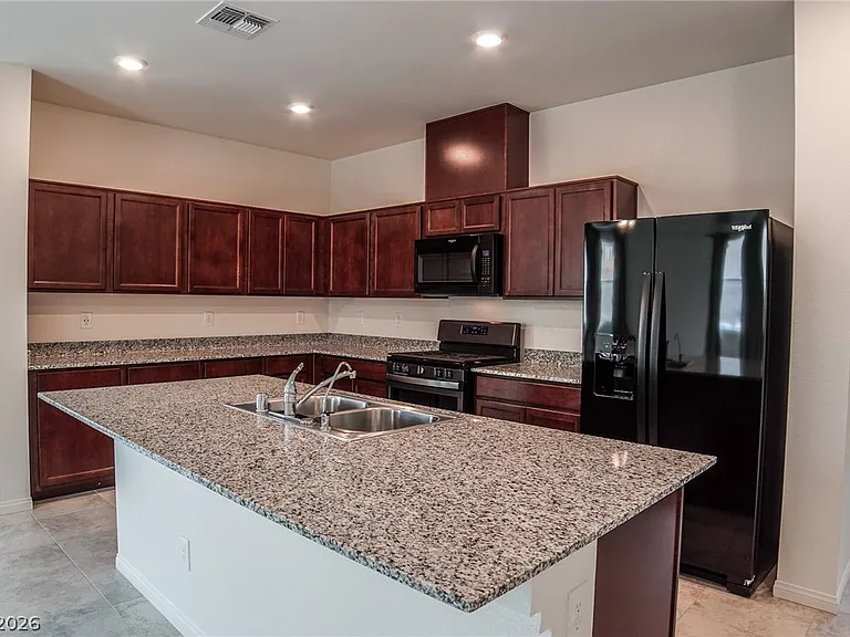 1818 Vibrant Barn Ave — Photo 8