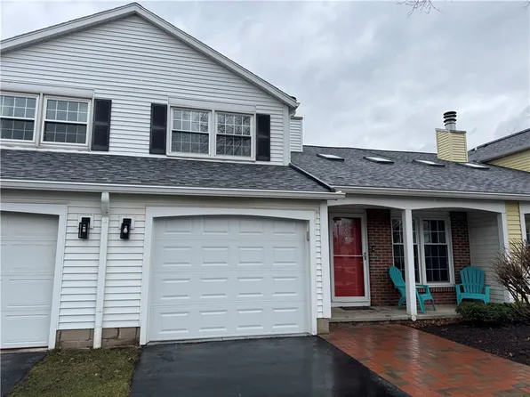 45 Old Pine Ln, Rochester, NY 14615