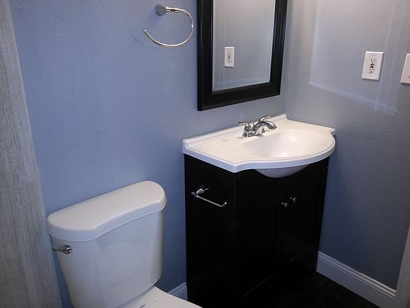 4th image of 1535 York St APT 202