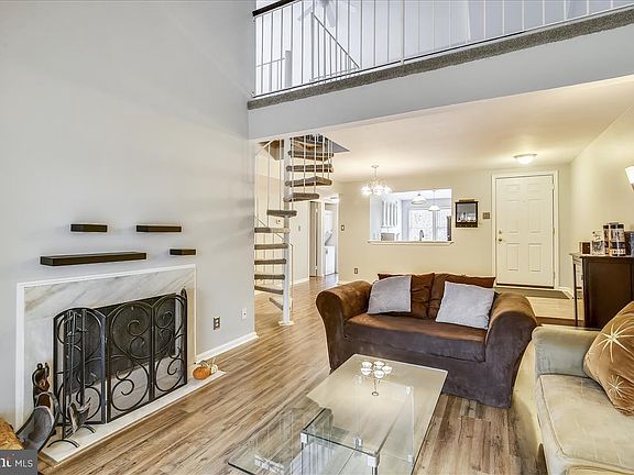 5th image of 37 Pickering Ct APT 202