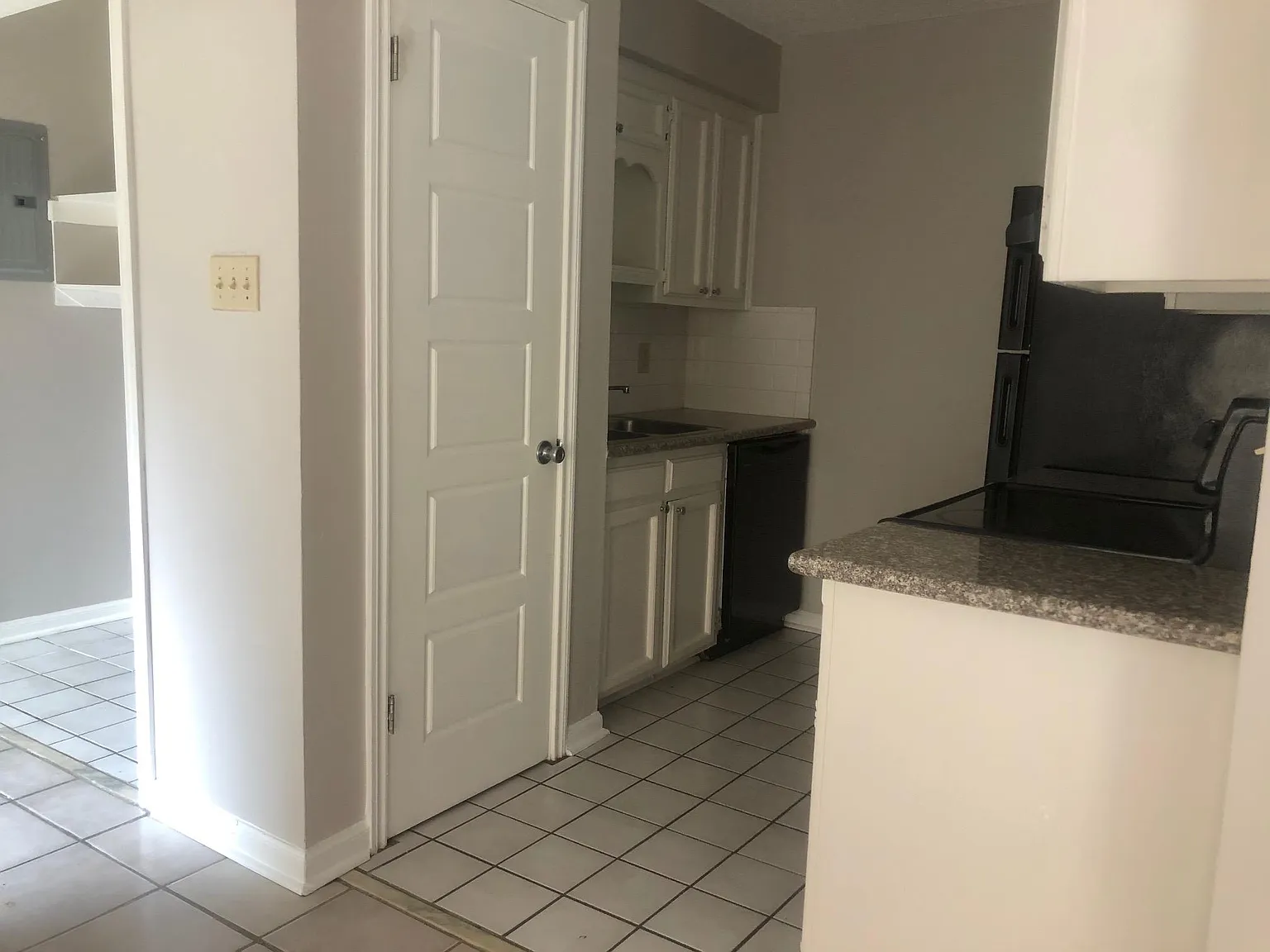 3 bed, 1175 sqft, $1,300 — Photo 4