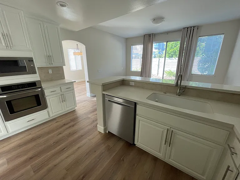 1067 Terrace Hill Cir — Photo 9