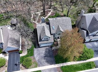 718 Barberry Trl, Fox River Grove, IL 60021