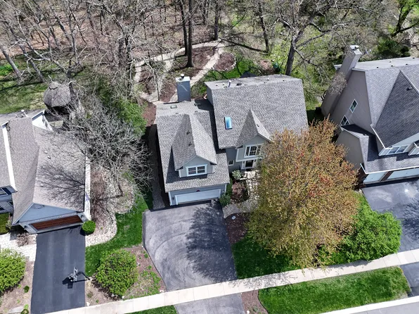 718 Barberry Trl, Fox River Grove, IL 60021