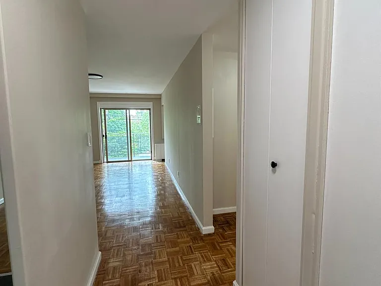 123 S Adelaide Ave #1L — Photo 3
