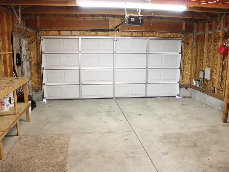 445 Crystal Dr — Photo 17