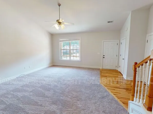 939 Squires Point, Duncan, SC 29334