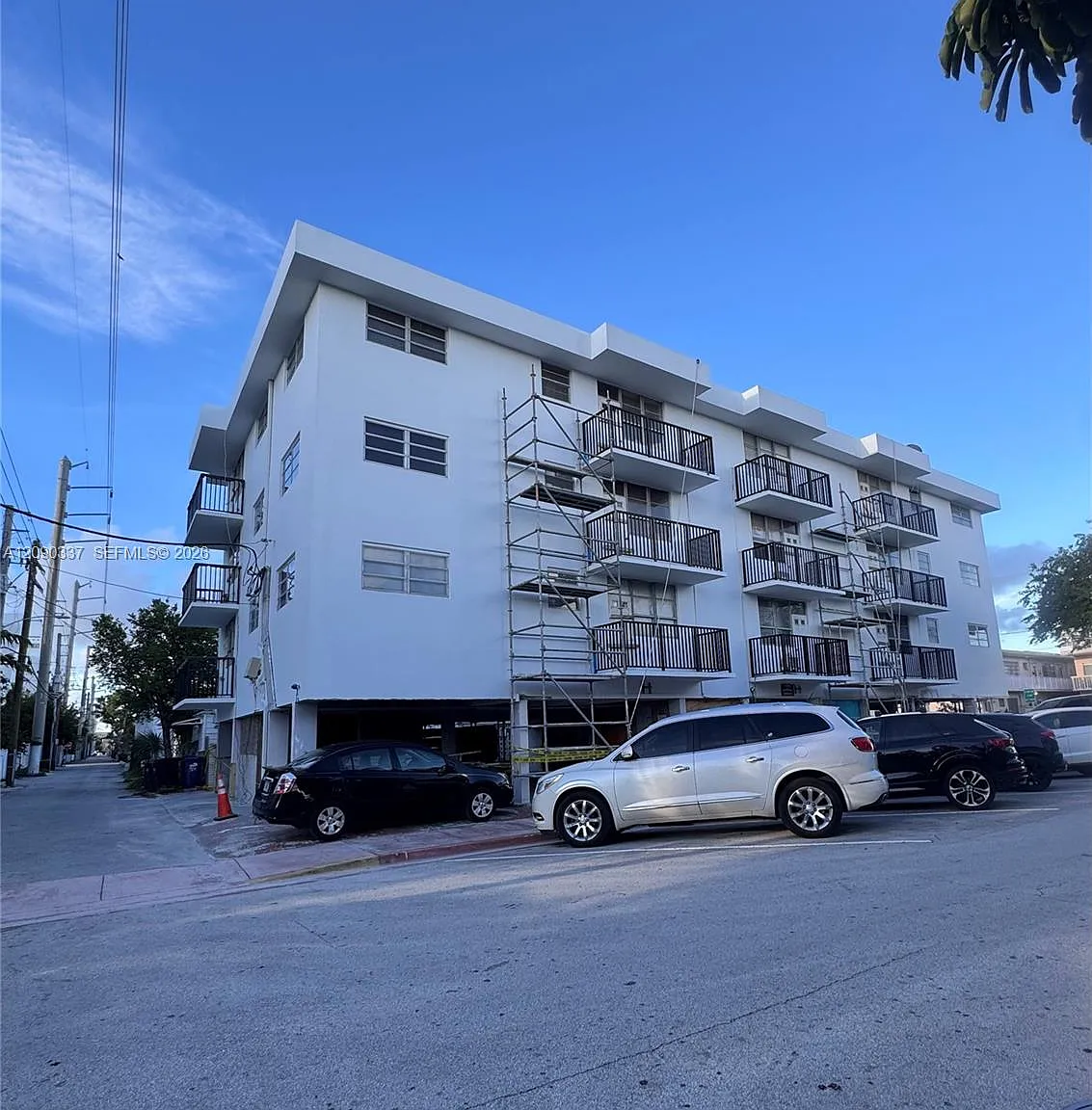 1 bed, 563 sqft, $2,200 — Photo 2