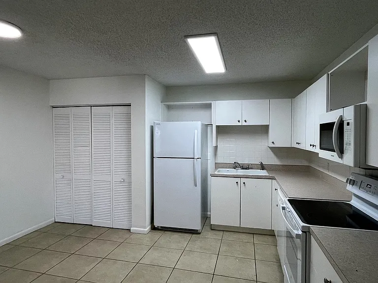 811 Hope Ave #1 — Photo 5