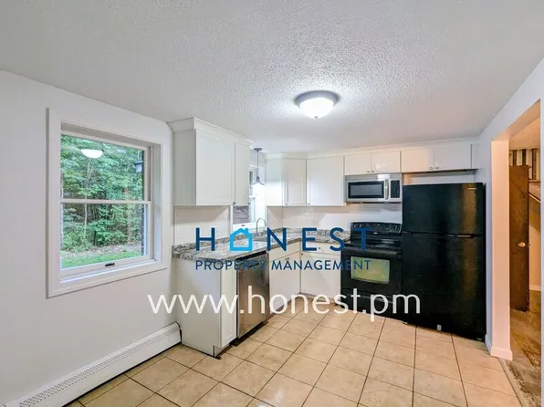 1074 Hallowell Litchfield Rd #A, Gardiner, ME 04345