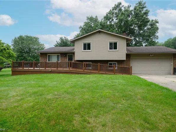 1284 Highwood Dr, Clinton, OH 44216